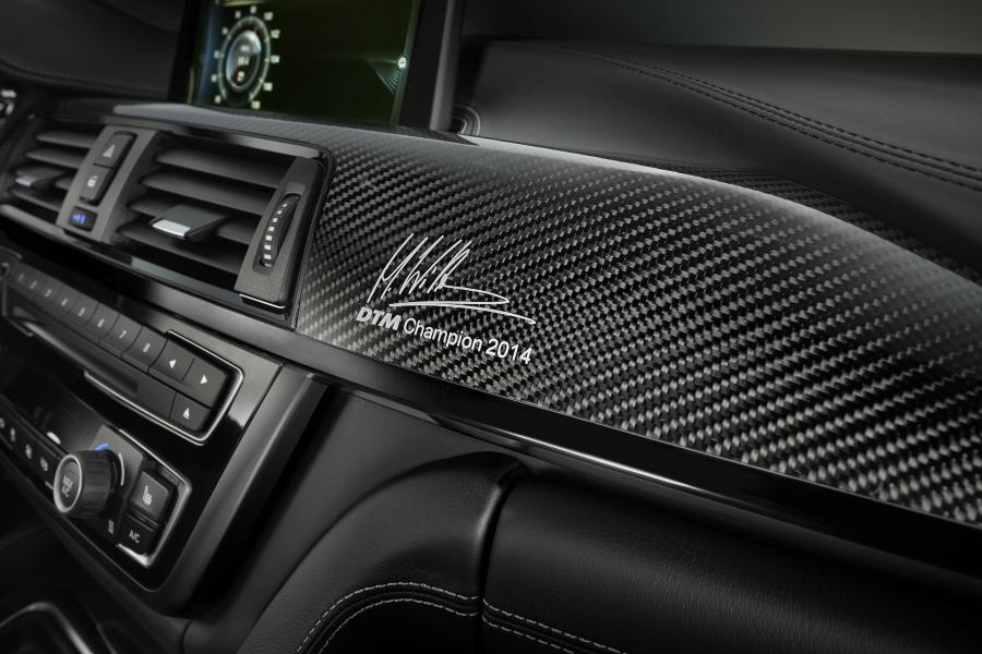 Детали интерьера BMW M4 Coupe DTM Champion Edition 2014 года  (фото 5 из 8)